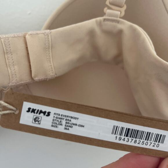 New Skims Fits Everybody T-shirt Bra 36A Sand - Picture 3 of 6